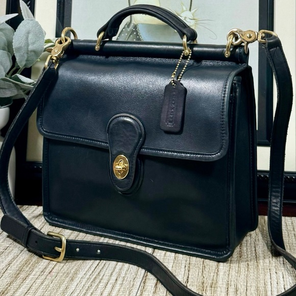 Coach Handbags - Vintage Coach Black Willis Bag 9927